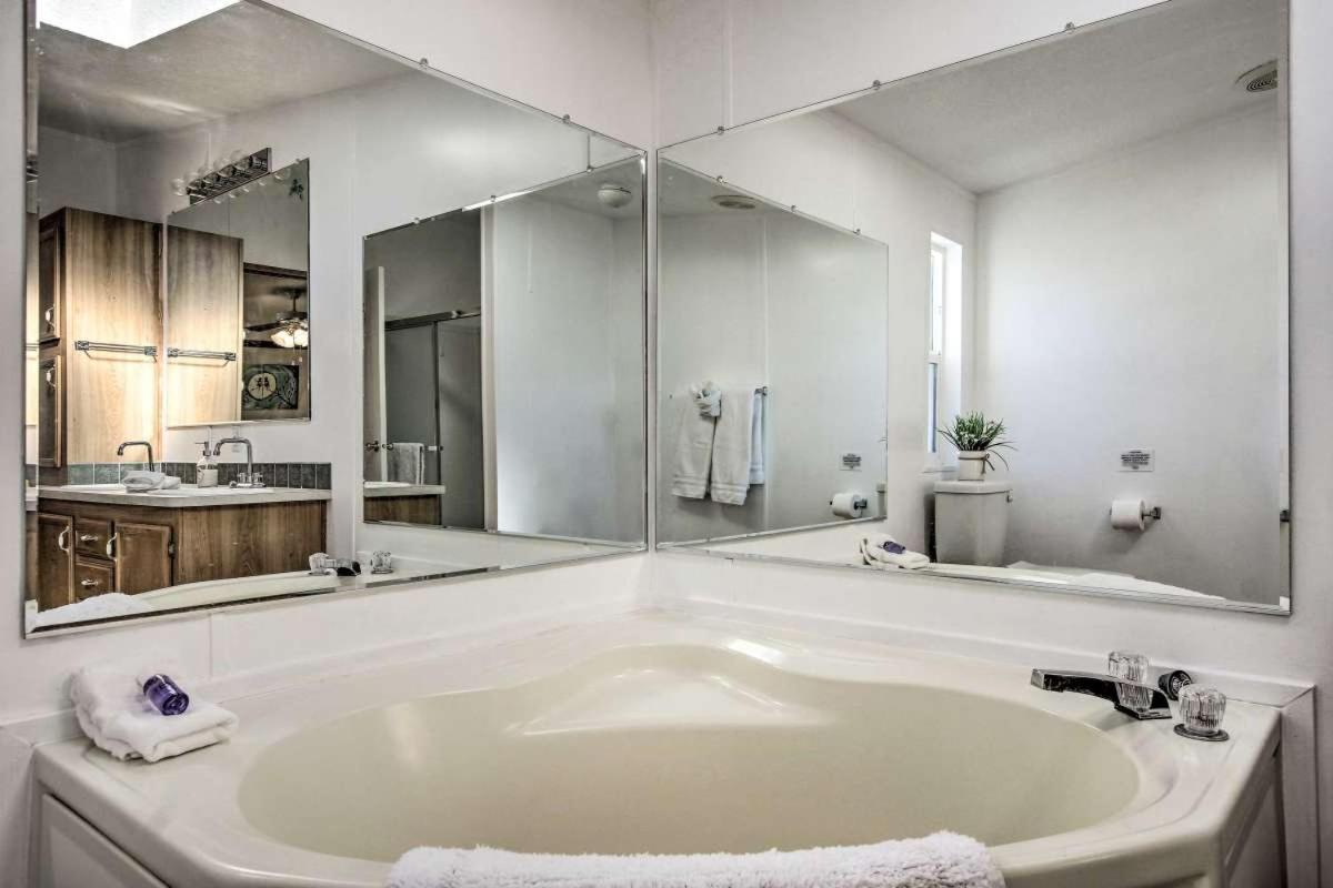 Views Views Views! Villa Wofford Heights Bagian luar foto